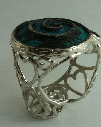 anillo de plata exclusivo para mujer con diseño de corazon en pieza única