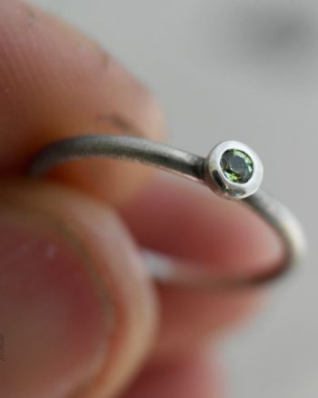 fino anillo plata turmalina verde